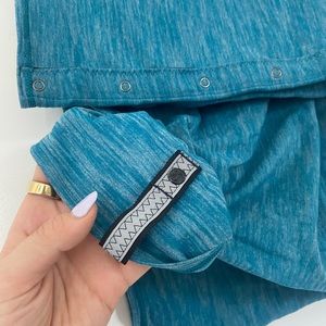 Worn once, like new lululemon blue snap vinyasa scarf
